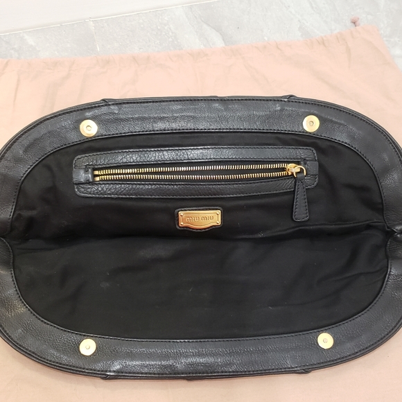 MIU MIU BLACK LEATHER ENVELOPE CLUTCH - Picture 4 of 13